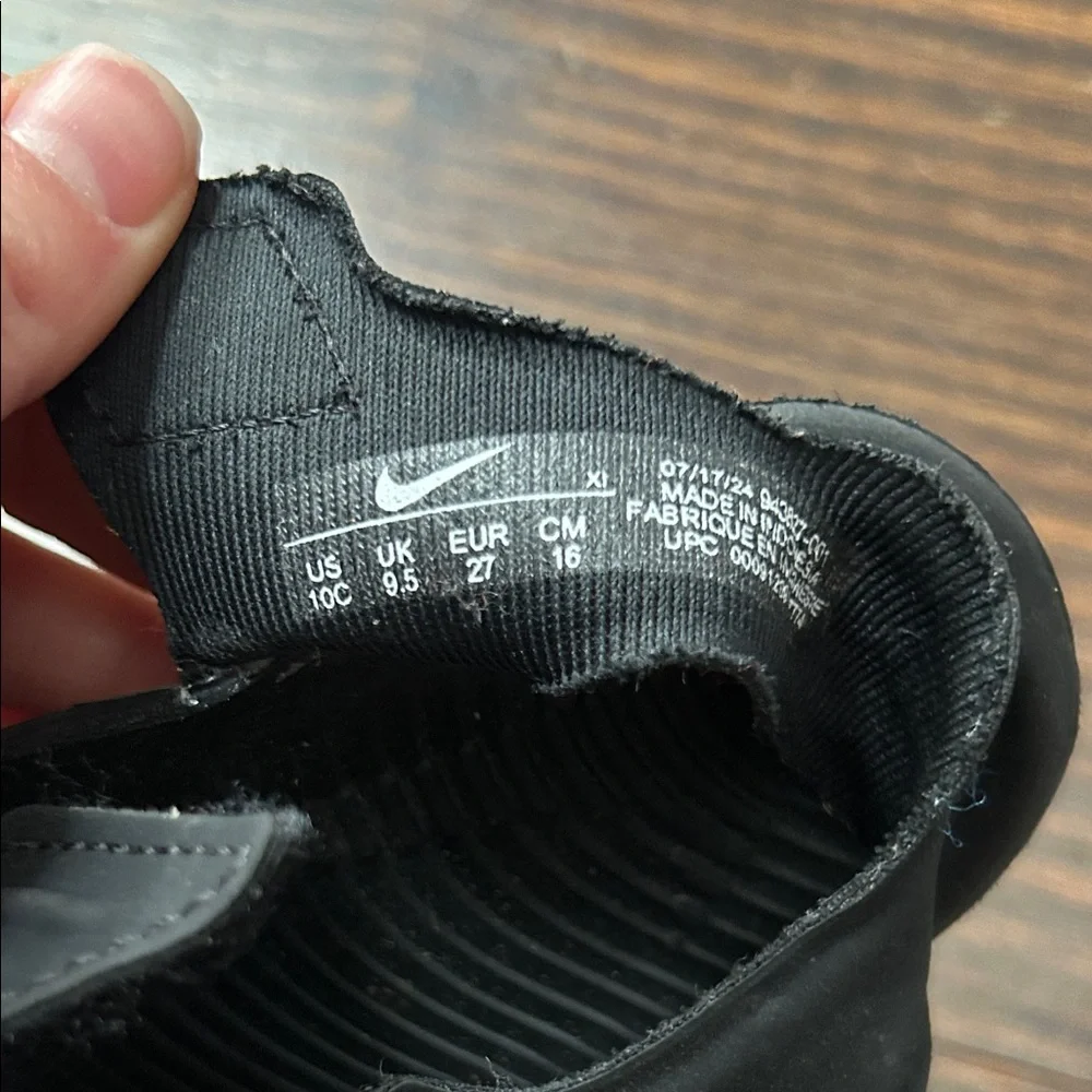 Nike Sunray Protect 2 Sandal, Kids Black Slip-On Water Shoes perfect for summer!